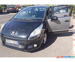 Peugeot 5008 2013