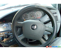 Otra Kia Karen 2003