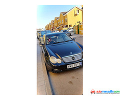 Mercedes-benz 220 2005