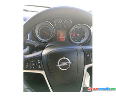 Opel Astra 2011