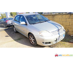 Toyota COROLLA   del 2004