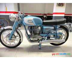 Ducati 250 Deluxe del 2023
