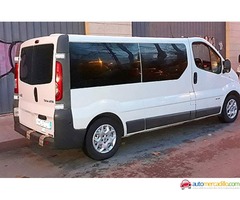 Renault 8 PLAZAS , CAMPER, AMBULANCIA 2.0 DCI del 2009
