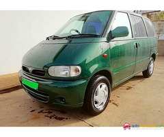 Nissan 5/8 PLAZAS 2000