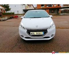 Peugeot 208 ALLURE 1.6 HDI 92CV 1.6 HDI 2014