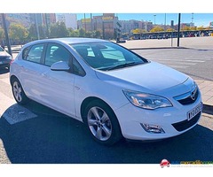 Opel ASTRA 2011