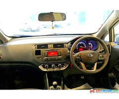 Kia RÍO SE ACEPTAN CAMBIOS 2011