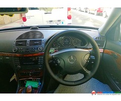 Mercedes-benz E-220- TDITDI 2004