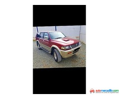 Mitsubishi MONTERO SPORTS 2000