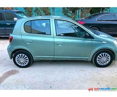Toyota YARIS 2004